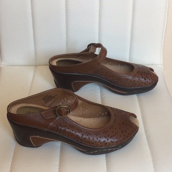 EUC Solesenseabilty 8M Brown Cognac Peep Toe Clog Shoe - Picture 3 of 16